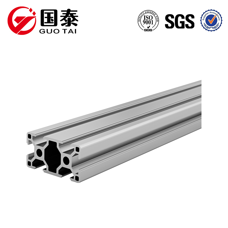 Ușile din aluminiu și ferestrele au devenit moda arhitecturii moderne