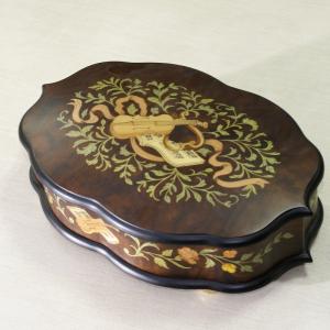 caseta de muzică din lemn