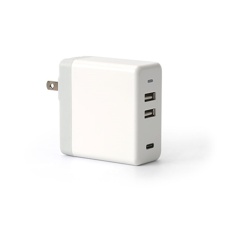 KPS-8407LC typec PD + Două porturi USB adaptor de curent alternativ (mufa US / UE)