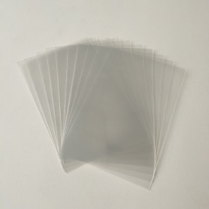 Mânecă standard pentru carte de cristal transparentă transparentă 63,5x88 mm pentru jocuri de bord