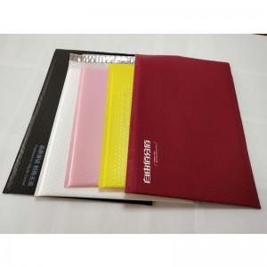 Producția de pungi pentru toate produsele care necesită ambalaje, cum ar fi îmbrăcăminte și produse cosmetice, ambalaje electronice pentru cadouri etc.