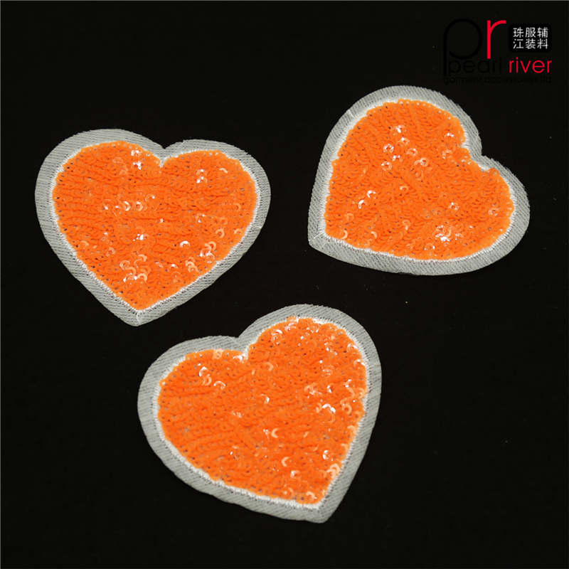 Patch în formă de inimă portocalie