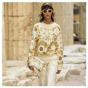 Pulover din lână din broderie florală cu design personalizat