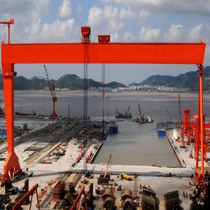 Macara cu poduri duble pentru construcții navale