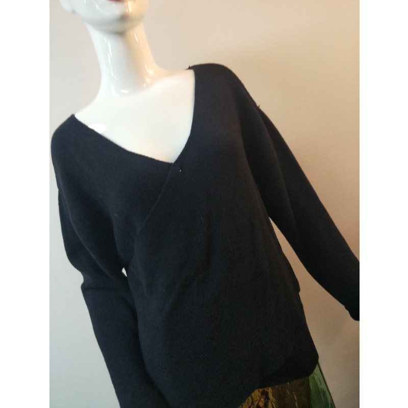 PURE COLLECTION BLACK V-NECK SWEATER RLWS0072F