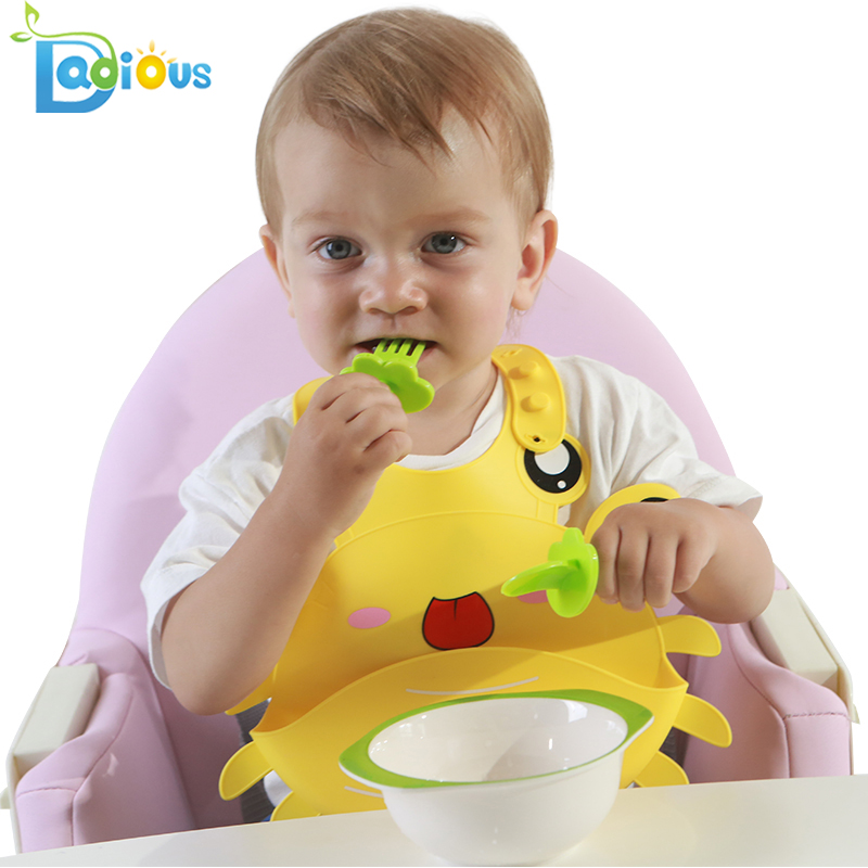 Cel mai bun vinde produse fierbinți Lănțișoare de siguranță din plastic pentru bebeluși Baby Fork BPA Free Self Feeding Spoon and Fork