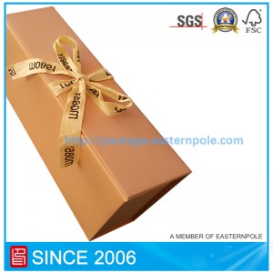 Cutie personalizată cu panglică