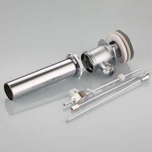 Montarea dopului pentru filtrul de evacuare a deșeurilor de bazin