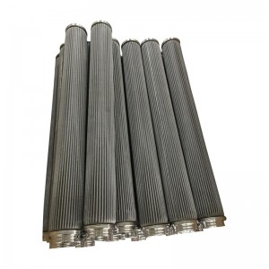 Cilindru cu filtru din fibră de metal folosit pentru filtrarea metanolului