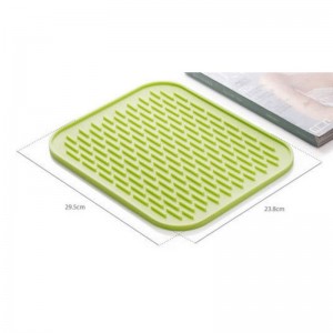 Covor antiderapant din silicon, care se scurge în apă