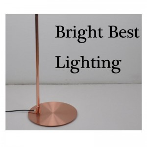 Lampa de podea cu funcție de reglare și bază plană