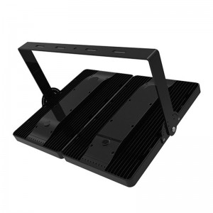 500W: lumina reflectoarelor de pe stadion