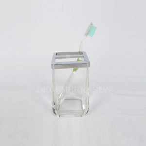 Seturi de accesorii pentru baie din sticlă transparentă