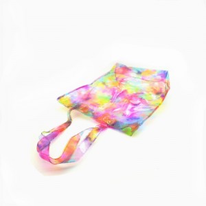 geantă de cumpărături cu culoare strălucitoare