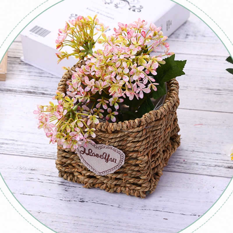 Coșul cu decorațiuni florale