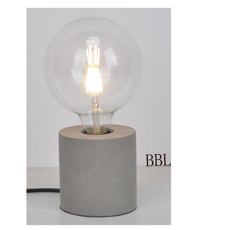 Lampa de masă cu bază din beton coloană