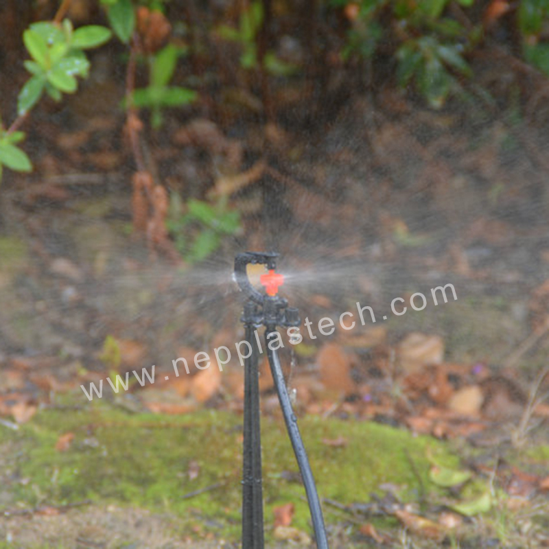 Micro-stropitoare rotative cu sistem automat de irigare a livezii