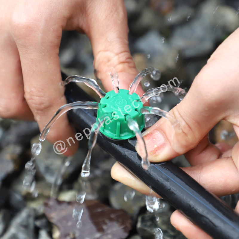 sistem de emisie de irigare automată prin picurare, reglabil pentru irigare