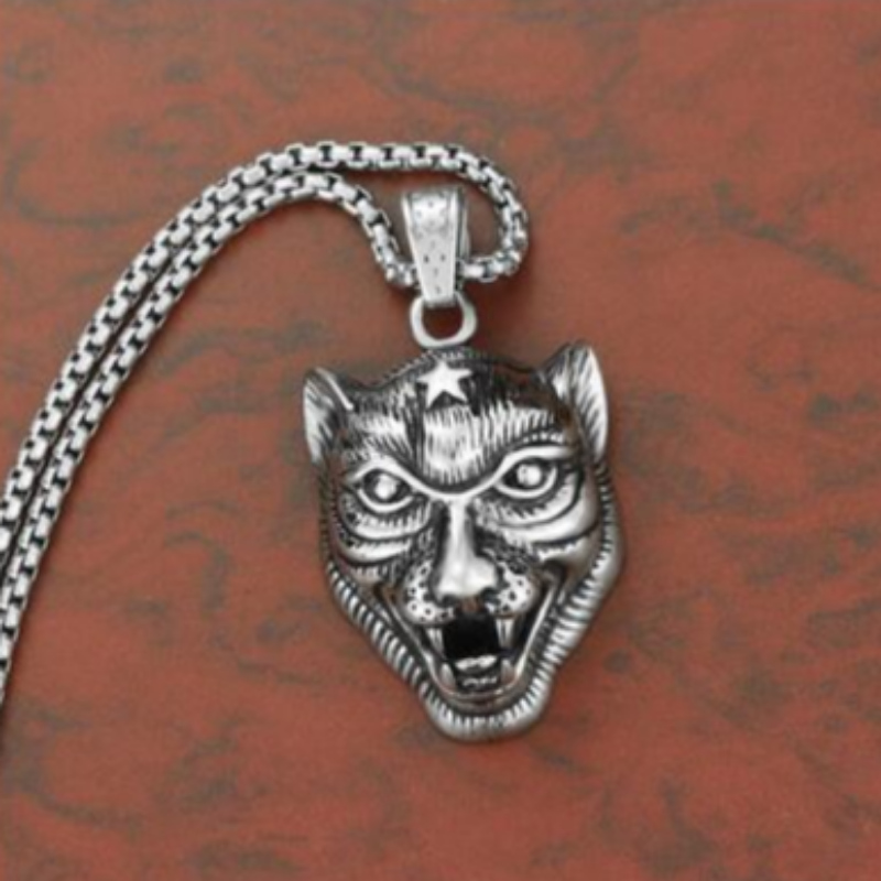 Noua personalitate agresivă a omului din oțel inoxidabil, alternativ animal Tiger Pendant European și American Animal Series