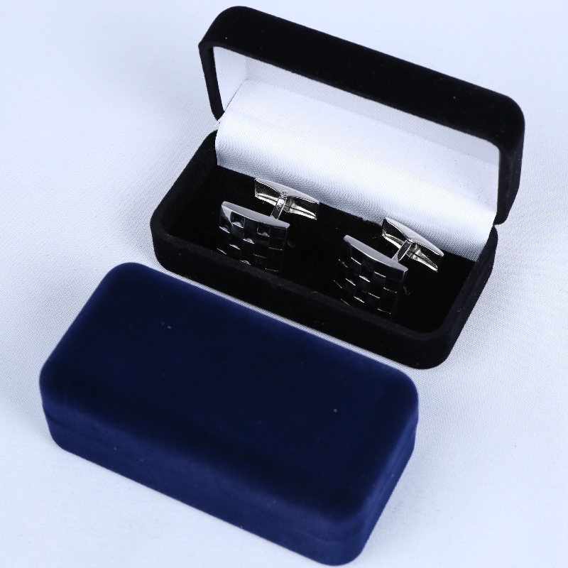 Articol D-68S Cutie de catifea cu formă rotundă pentru manșete, agrafe, ecuson etc. mm. 75 * 38 * 28, greutate aproximativ 30g