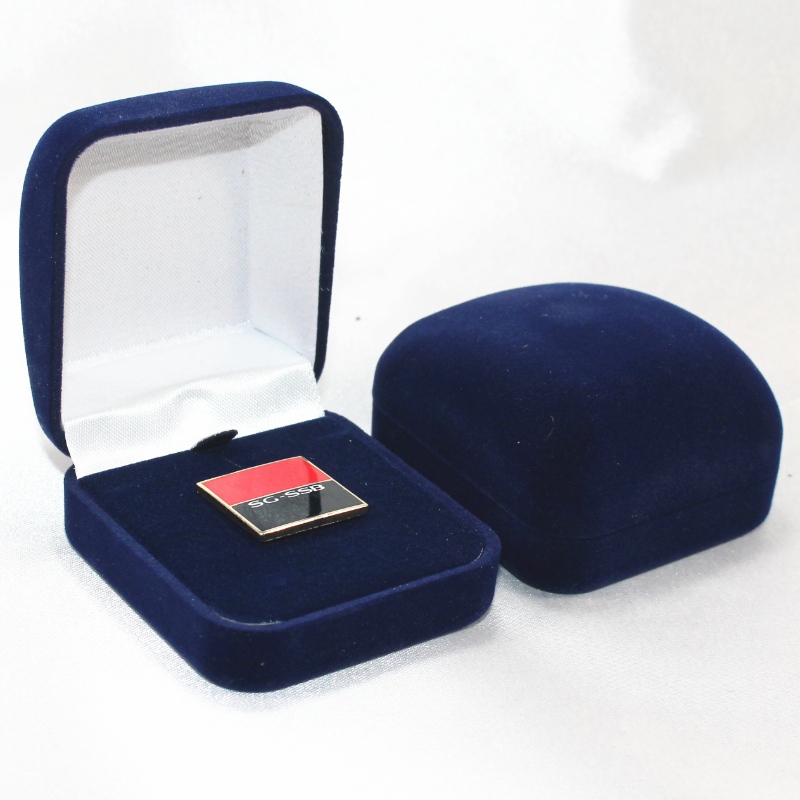 Articol F-2 Cutie de catifea în formă rotundă pentru inel, ecuson și monedă mică, mm. 52 * 57 * 34, greutate aproximativ 27g