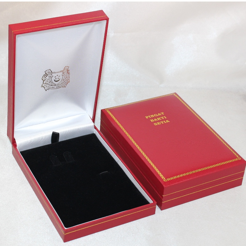 Articol V-15S dreptunghi Cutie de hârtie pentru 75 * 120 mm, medalie și ecuson etc. mm. 97 * 143 * 34, cântărește aproximativ 170g