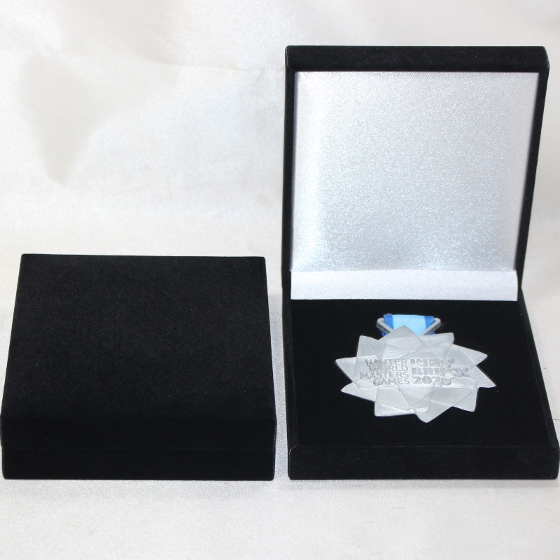 Articol V-19 cutie pătrată PU din piele pentru monedă 90 * 90mm, medalie și ecuson etc. mm. 110 * 125 * 33, cântărește aproximativ 140g