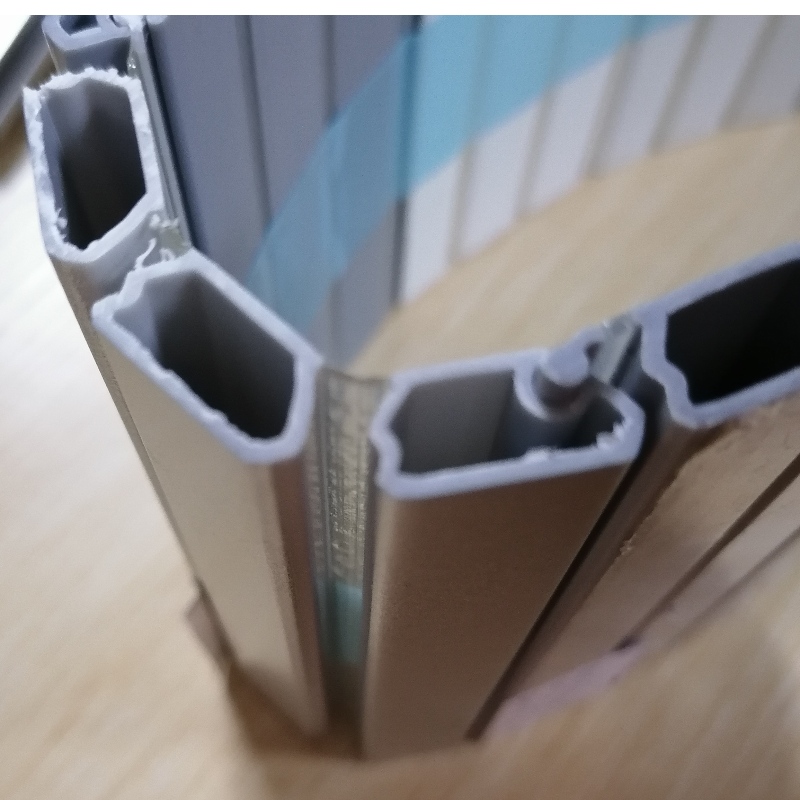 obloane din PVC rezistente la foc lamelă profil obloane din PVC profil co-extrudat lamelă din profil PVC pentru ușa dulapului
