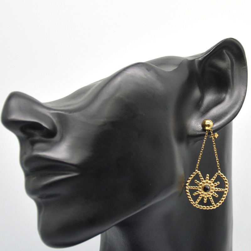 Modele feminine din aur din oțel inoxidabil cu pandantive de flori, design cu șuruburi pentru urechi, lucrare fermecătoare pentru tinere. Fabrica de bijuterii din China Ruifanbao