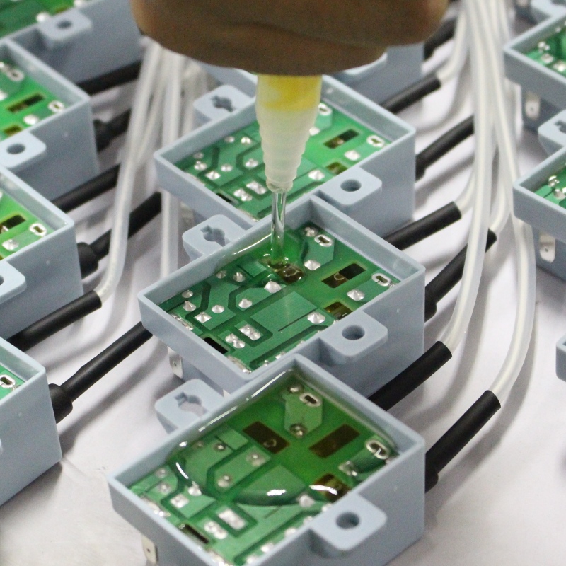 Fabricant de clei: stii ce cauzeaza lipici inegal turnare?