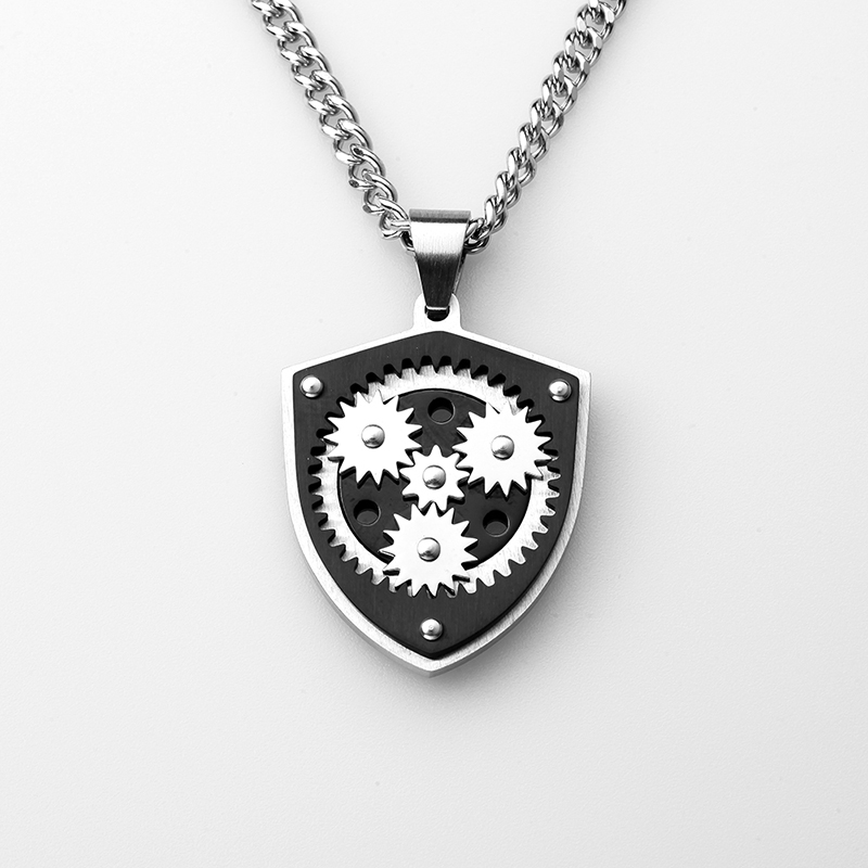Men des821; s Stainless Steel Gear Două Tone Pendant Necklace