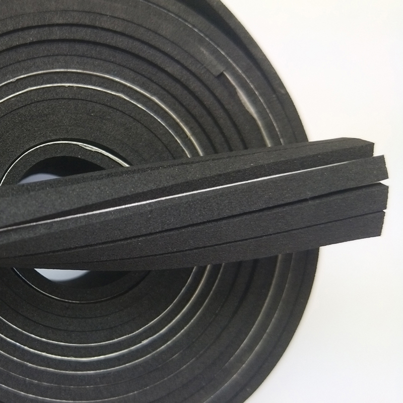 Fabrica furnizează spumă EPDM neagră, spumă adezivă ignifugă, spumă absorbantă și de etanșare poate fi tăiată