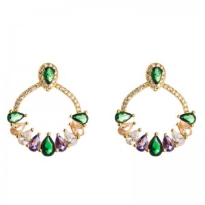 Personalitate europeană și americană Cercei de alamă Temperament Femei Cercei Micro-Inal Culoare Cercei Zircon în formă de flori Japoneză și bijuterii coreeană