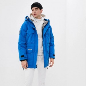 Ploaie și jachetă de zăpadă