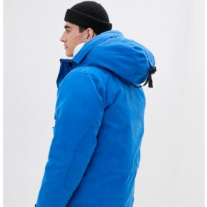 Ploaie și jachetă de zăpadă