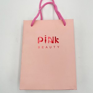 Pungi de hârtie care îmbunătățesc valoarea mărcii