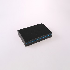 Cutieneagră cu logo-ul