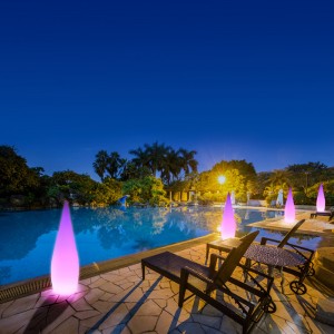 Garden Patio Deck Decorare piscină LED modernă LED -ul stând podea la distanță RGB Culoare Schimbare LED LED Lămpi de podea Lumini de exterior