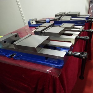 Unghi fix cu polemă paralelă cu coajă hyderaulică vise