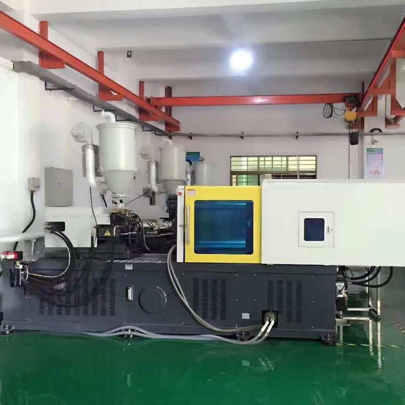 Compania are onouă mașină de modelat prin injecție de înaltă precizie pentru carcase de telefon mobil