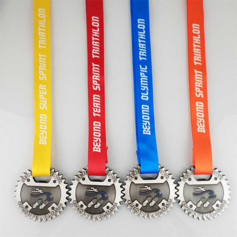 Pentru a vă proiecta medalia de aliaj sport cu o replică de medalie olimpică de la Lanyard