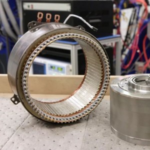 Magnet cu motor electric