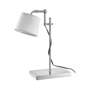 Lampa de sarcină reglabilă la stația de lucru din camerele de oaspeți