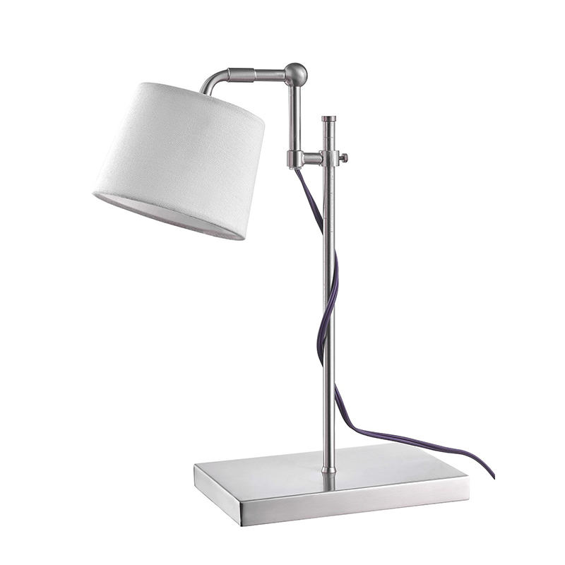 Lampa de sarcină reglabilă la stația de lucru din camerele de oaspeți