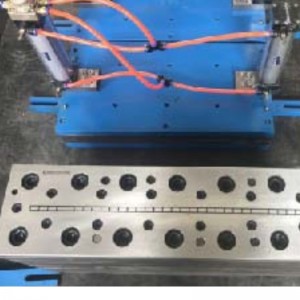 Mucegai de extrudare pentru seria de baie din PVC