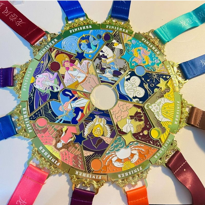 Design creativ al 12 medalii combinate de constelație