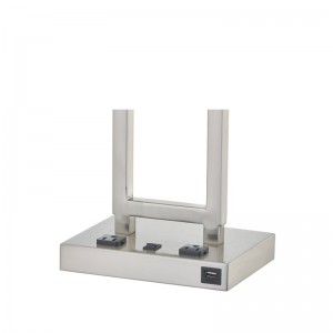 Lampa de birou Gatsby cu finisaj denichel periat, două prize, un comutator de balansoare/off și un port USB