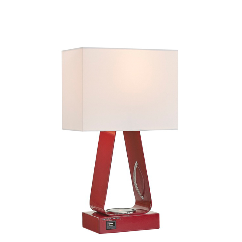 Lampa de birou minusculă cu finisaj roșu, un port de încărcare USB, o stație de încărcare wireless și un comutator de balansoar pe camera de oaspeți