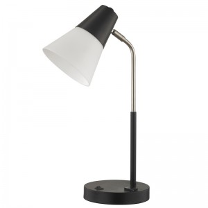 Lampa de birou Hotel Hampton Inn, cu un comutator de rocker/off și o priză convenabilă la hotel oaspeți