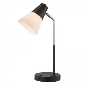 Lampa de birou Hotel Hampton Inn, cu un comutator de rocker/off și o priză convenabilă la hotel oaspeți